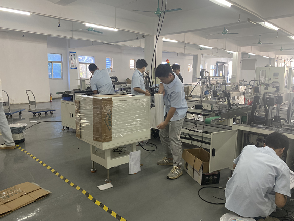 为了准确及时的装车送货，同时提高工作效率，提升客户满意度，我们正在争分夺秒中