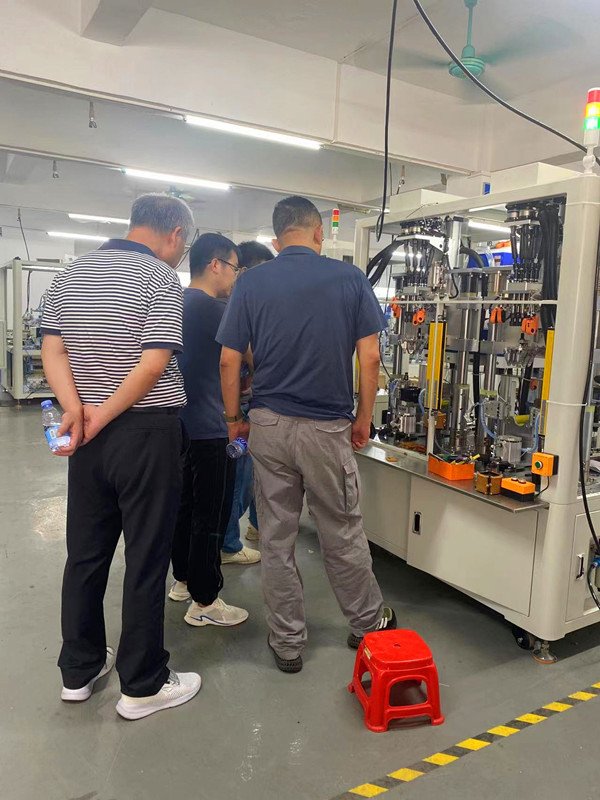 热烈欢迎合作客户前来我司参观指导